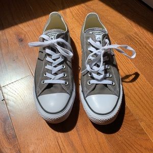 NWOT Gray Converse Low Tops
